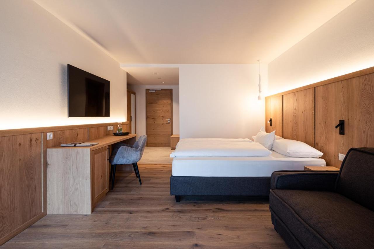 B&B Boutiquehotel Clara Brunico Bagian luar foto