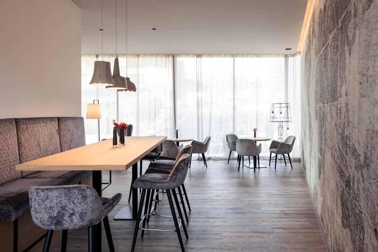 B&B Boutiquehotel Clara Brunico Bagian luar foto