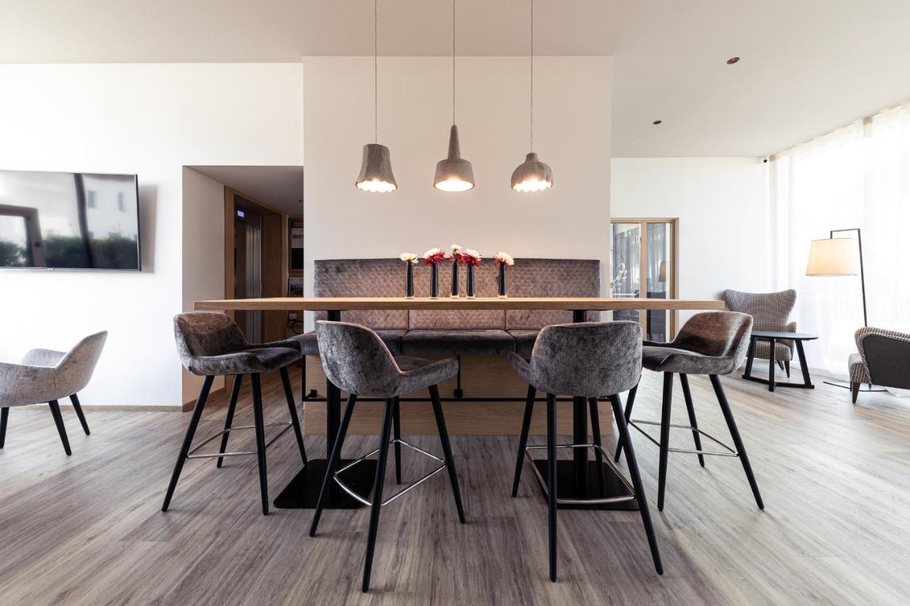B&B Boutiquehotel Clara Brunico Bagian luar foto