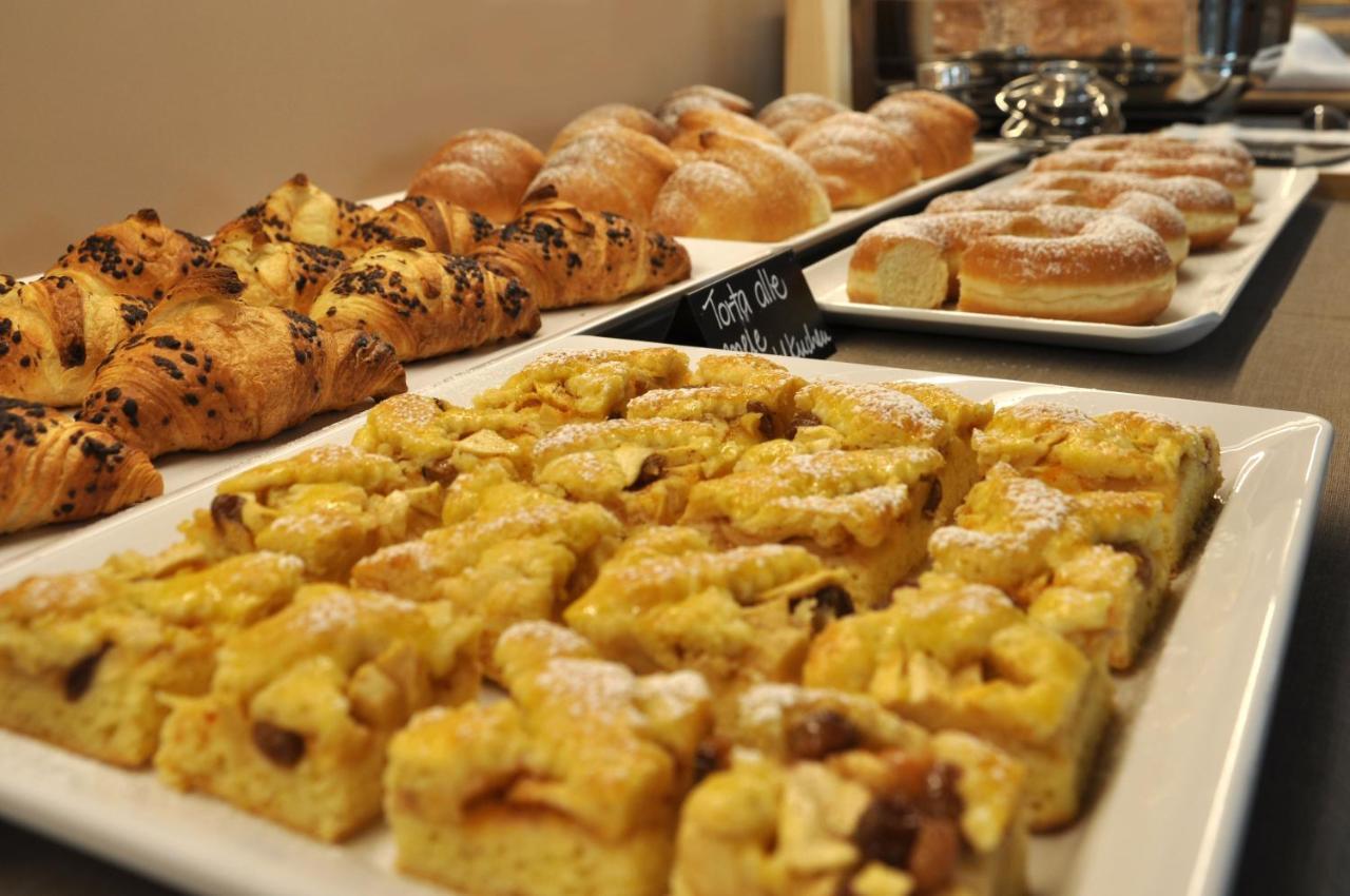 B&B Boutiquehotel Clara Brunico Bagian luar foto