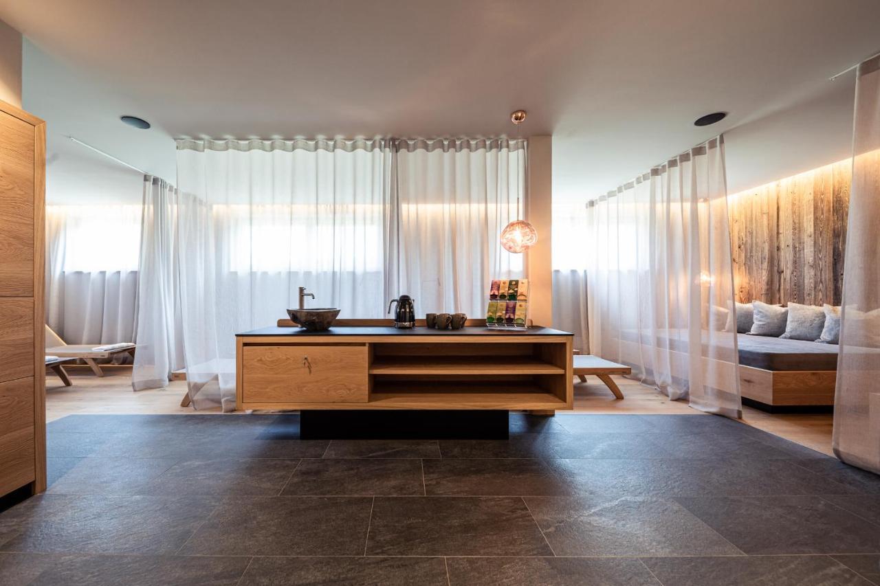B&B Boutiquehotel Clara Brunico Bagian luar foto