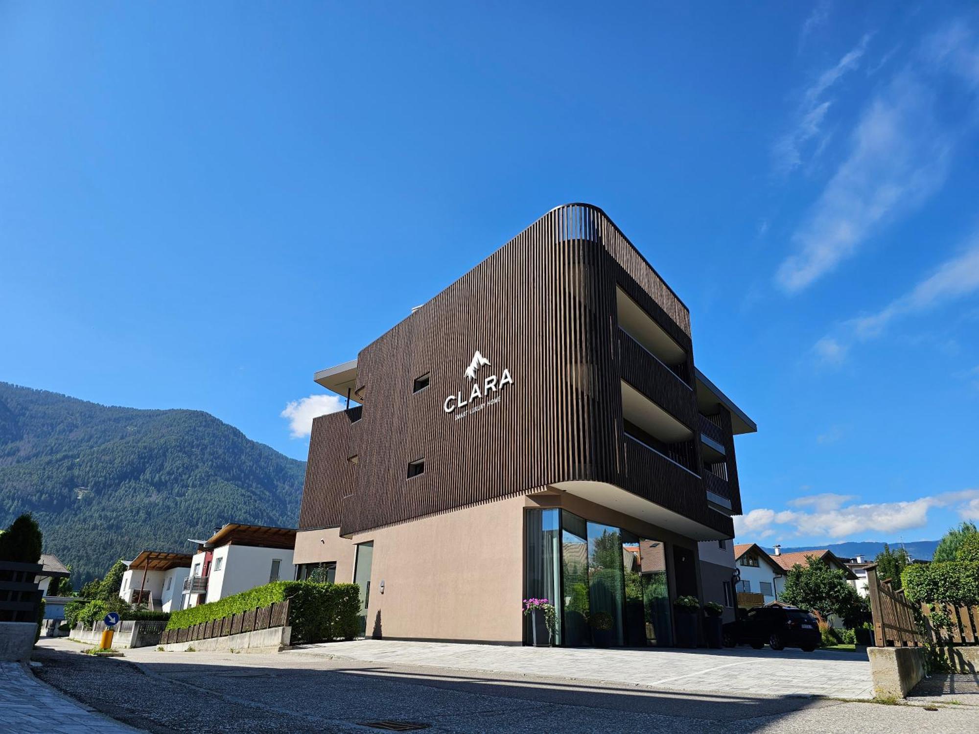 B&B Boutiquehotel Clara Brunico Bagian luar foto